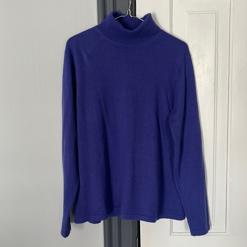 Vintage Cashmere Women’s L.L. Bean Turtleneck Sweater